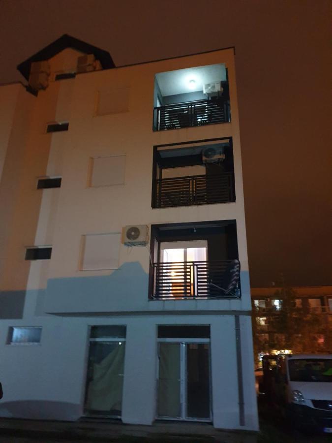 Stan Na Dan Niksic Apartment Luaran gambar